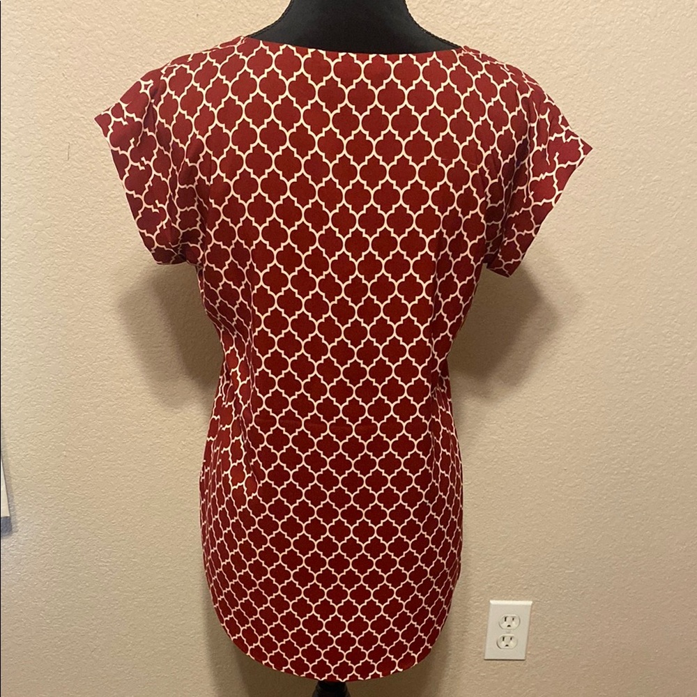Express Women's Red Patterned Top - Picture 4 of 8